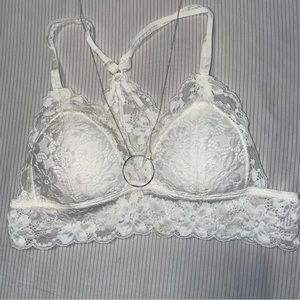 Altar’d state White Lace Cross-back Bralette